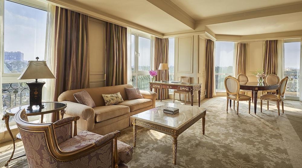Four Seasons Cairo At The First Residence Giza Ngoại thất bức ảnh A suite at the Four Seasons Hotel