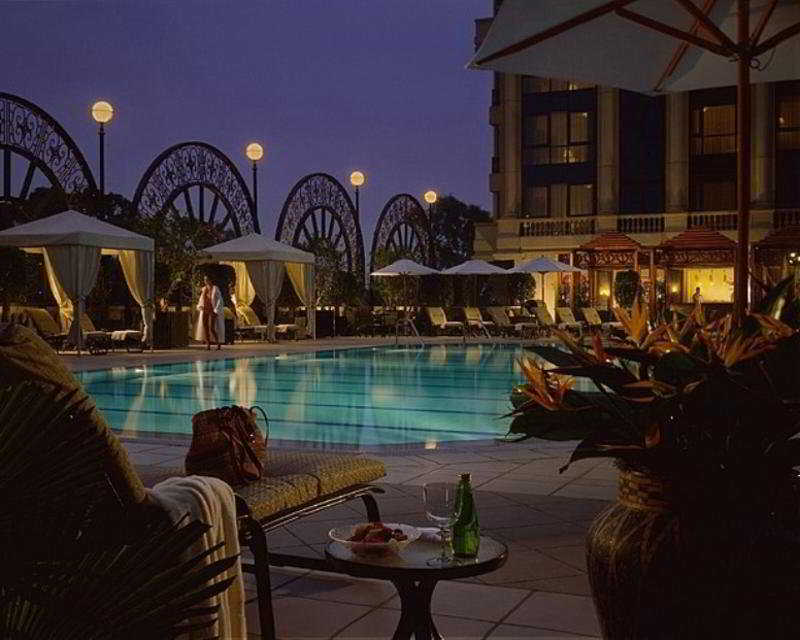 Four Seasons Cairo At The First Residence Giza Tiện nghi bức ảnh The pool at the Four Seasons Hotel